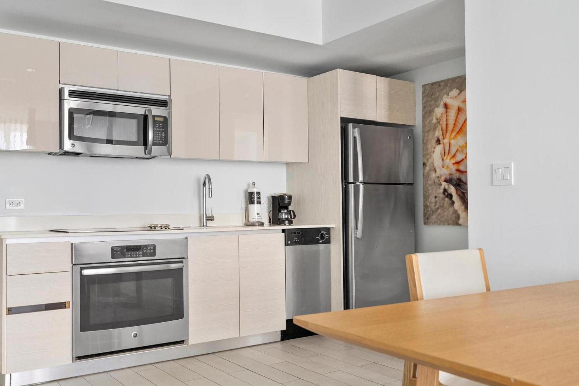 Modern One Bedroom Rental At Beach Walk Resort Miami 18Th Floor Hallandale Beach Exterior photo